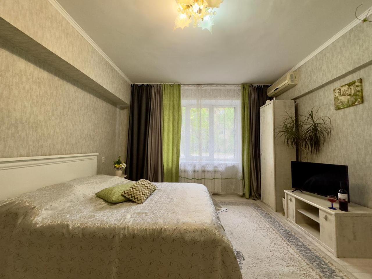 уютная в центре Apartment Almaty